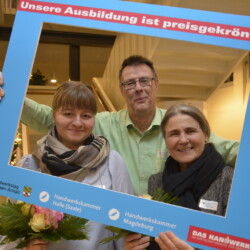 Rahmenfoto PLW 2022: Ihr Bäcker GmbH (Steinecke) - ausgezeichneter Ausbildungsbetrieb und Kammersiegerin Fachverkäuferin im Lebensmittelhandwerk Anna-Sophie Heißler.