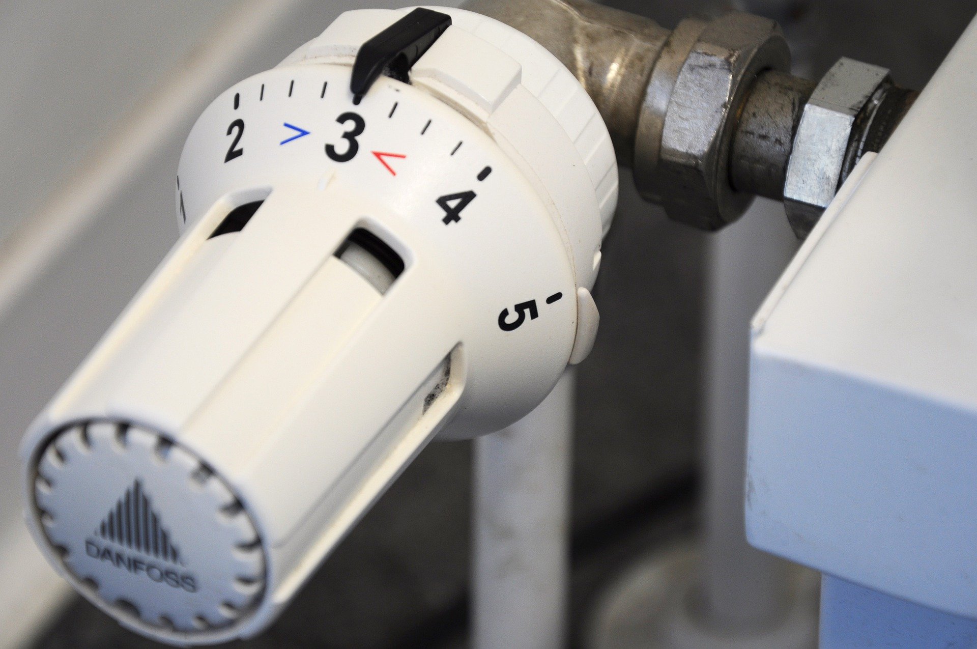 Thermostat steht auf Drei